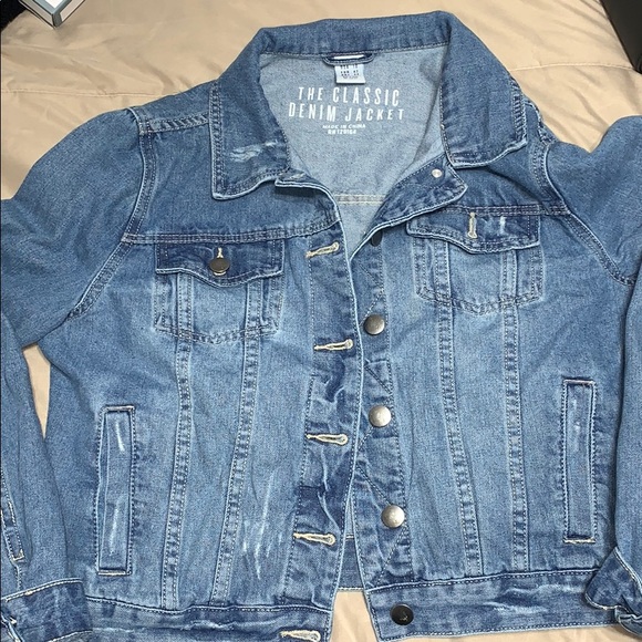 denim jacket with cotton collar